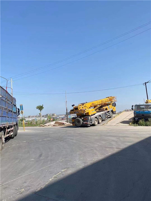 义乌市25吨吊车的租赁价格大概是多少？